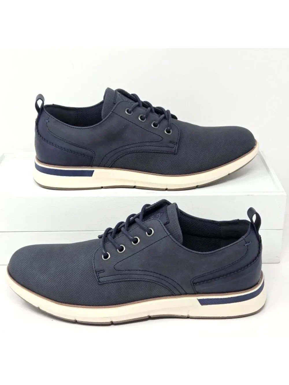 Hawker Rye Rabrovac Mens 8.5 Blue Perforated Lace Derby Oxford Comfort Shoes